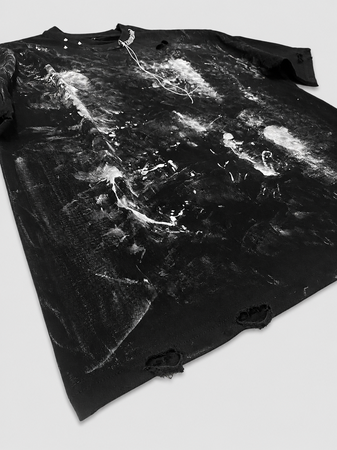 PAINT DISTRESSED TEE